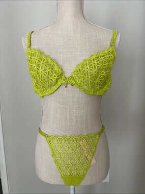 Victoria's Secret Neon Lime Lace Underwire Bra & Thong Set